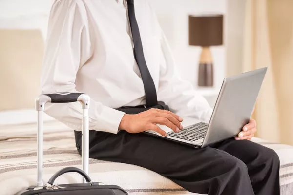 Chauffeur privé VTC pour déplacements professionnels – Bordeaux et Nouvelle-Aquitaine