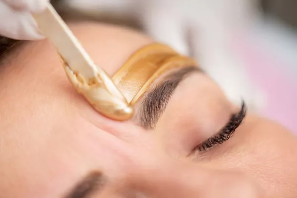 Épilation sourcils