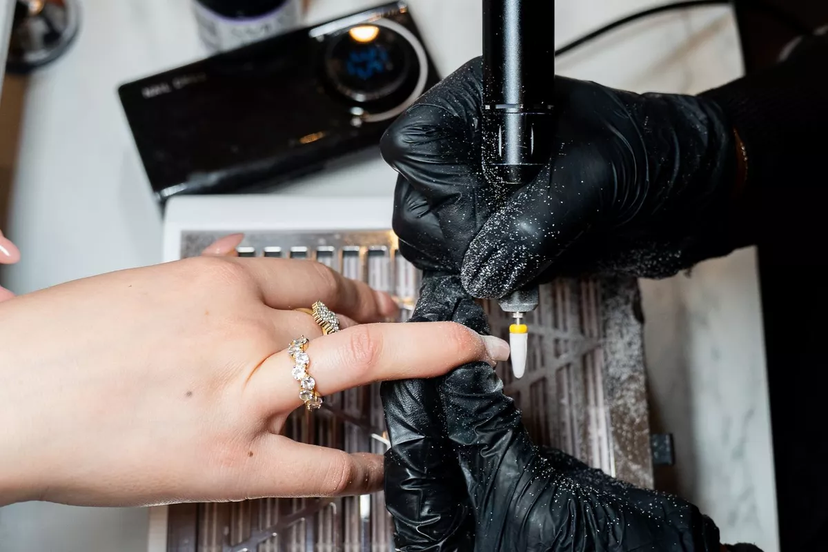 Dépose de vernis semi-permanent