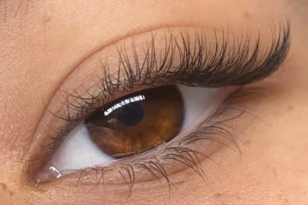 Cils Pose cil a cil en coin externe