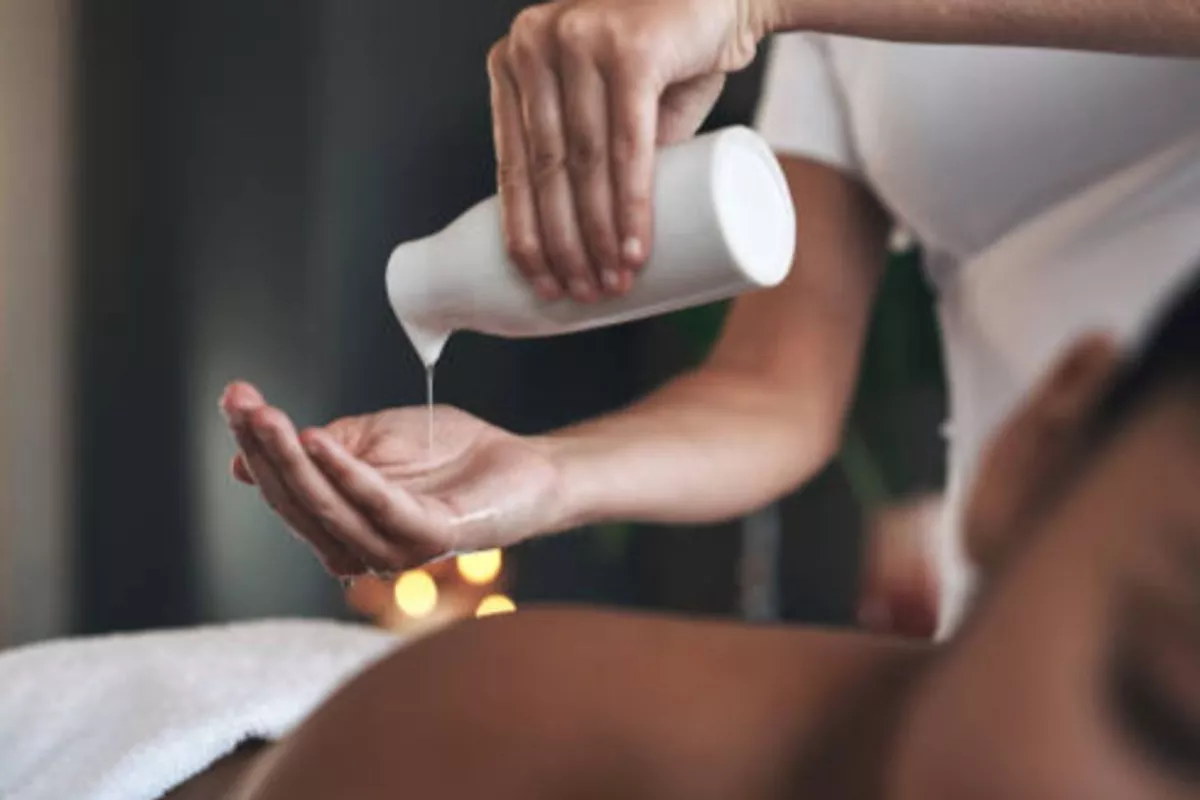 Abhyanga (massage ayurvédique)