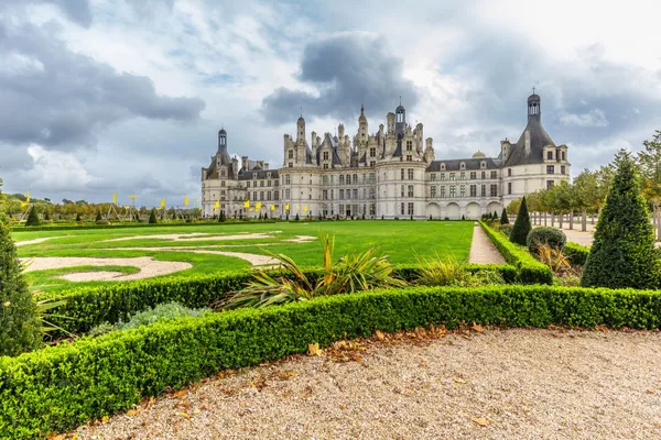 Excursion Châteaux de la Loire depuis Paris – Chambord, Chenonceau, Amboise
