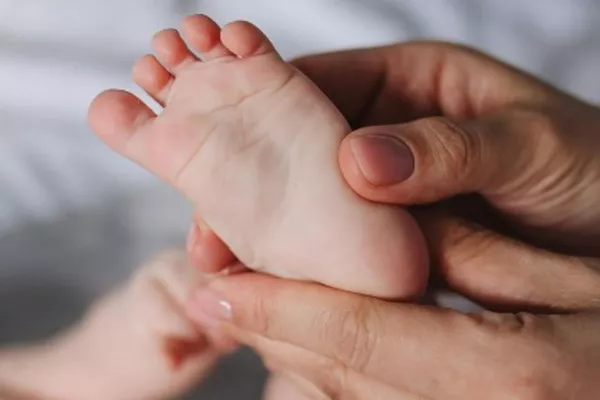 Réflexologie plantaire bébé
