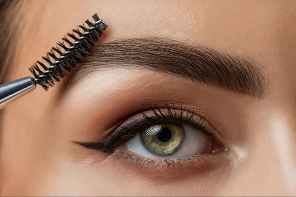 Brow lift : Rehaussement des sourcils
