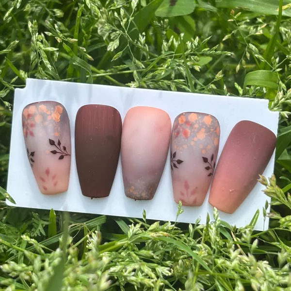 Press on nails : automnale
