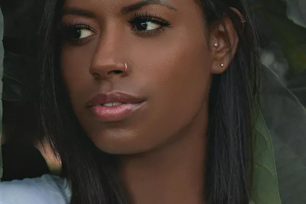 Silk press + soins + brushing + coupe des pointes cheveux courts - mi longs