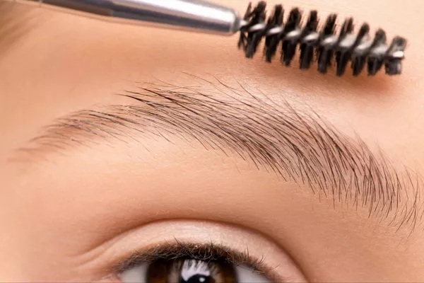 Épilation Sourcils + Lèvre + Coloration