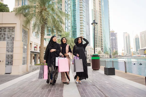 Transport VTC femmes pour journée shopping