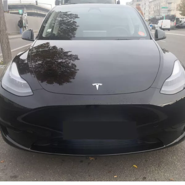 Tesla – Innovation, silence et élégance moderne