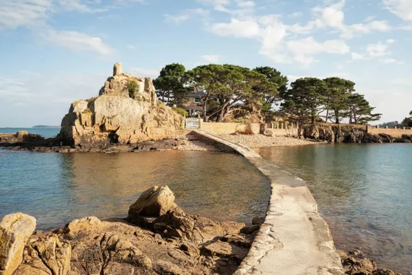 Navette Île-de-Bréhat – Chauffeur Privé pour l’Embarcadère de L’Arcouest