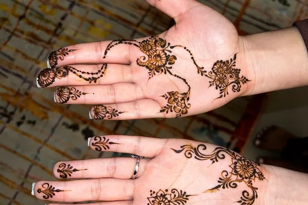 Henné 2 mains (une face ) modèle léger