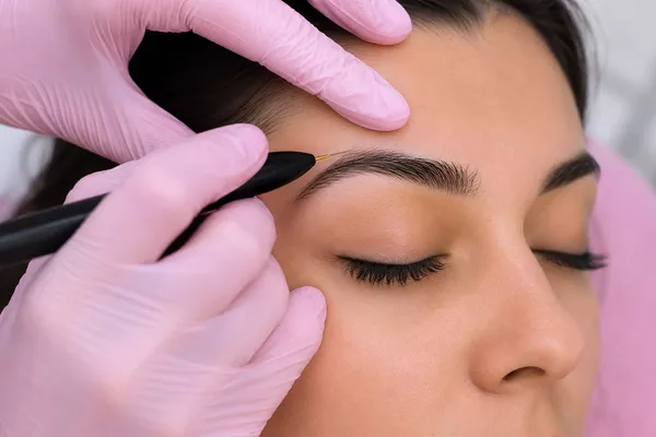 Épilation des sourcils par électrolyse – Femme & Homme