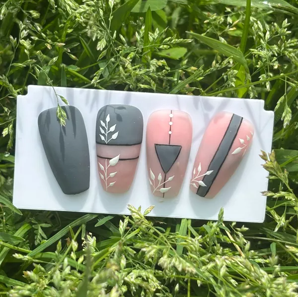 Press on nails : géométrique 2