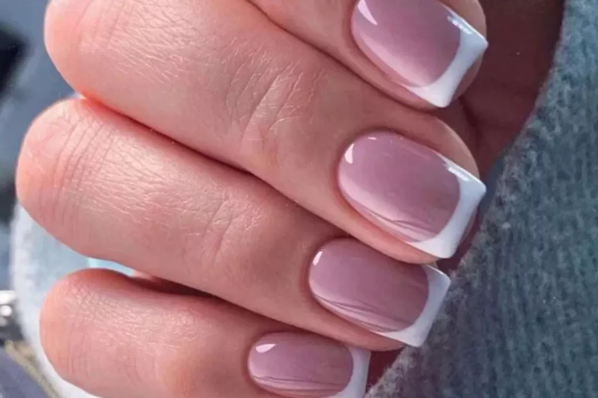 Vernis semi permanent avec renfort gel (French,baby boomer)