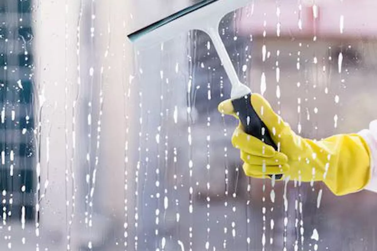 Lavage des vitres commerciales (2 h minimum)