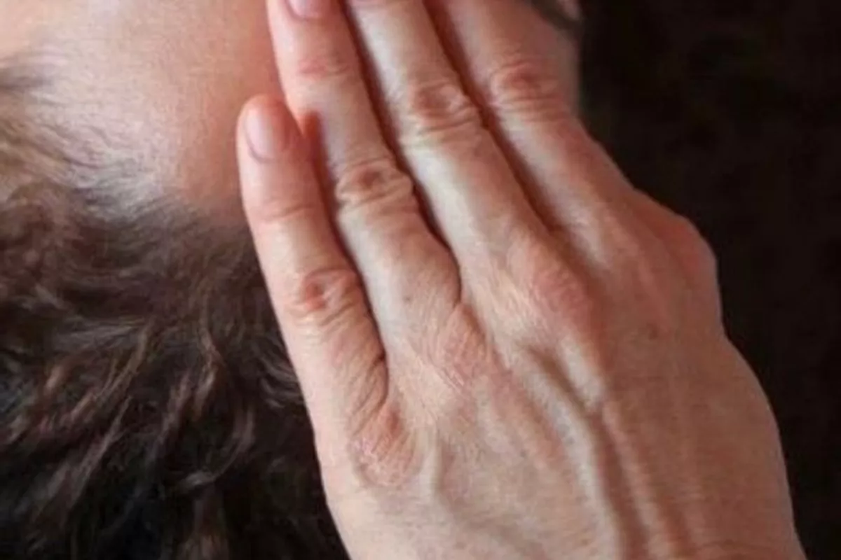 Massage Rituel Coronal – Massage & Activation du chakra couronne, connexion spirituelle, clarté mentale et ouverture spirituelle.