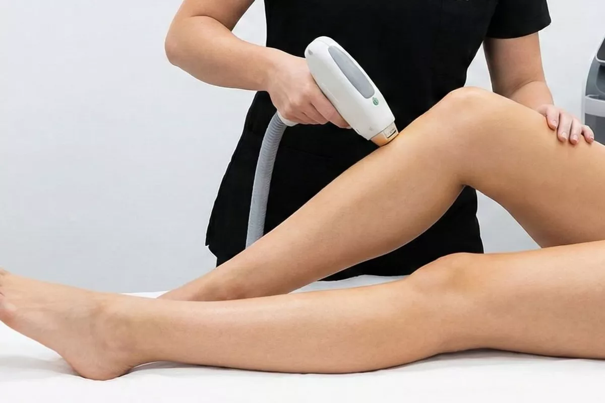 Épilation laser Jambes complètes + Maillot échancré