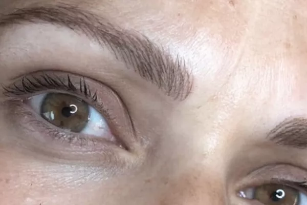 Microblading technique poil à poil des sourcils ( retouche 1 mois après payante  50 euros)