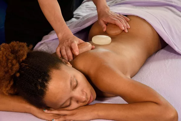 Massage Pierres Sel d’Himalaya 75 min