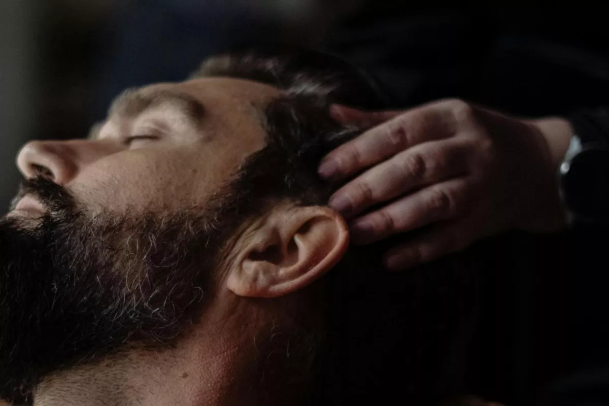 Coupe + soins profonds personnalisés + massage cranien + coiffage