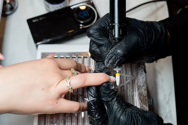 Dépose de vernis semi-permanent