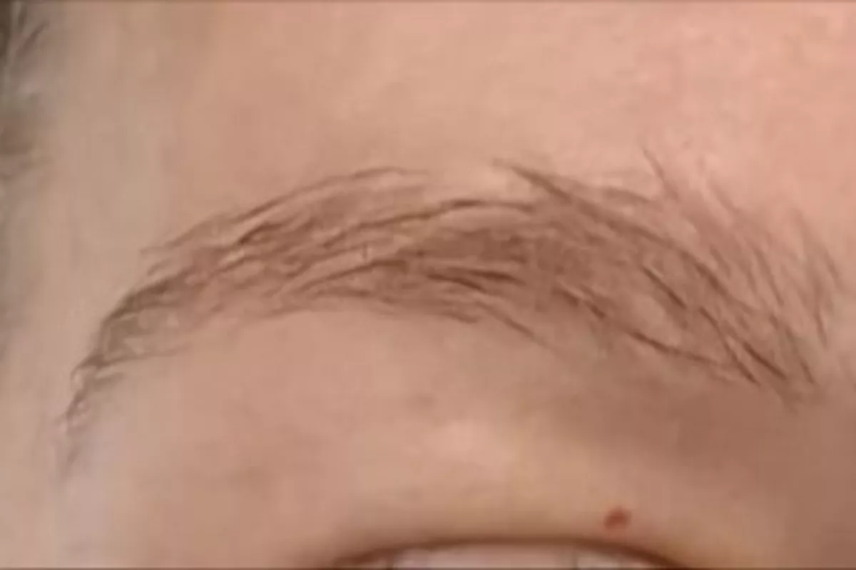Restructuration des sourcils, épilation et Teinture au henné