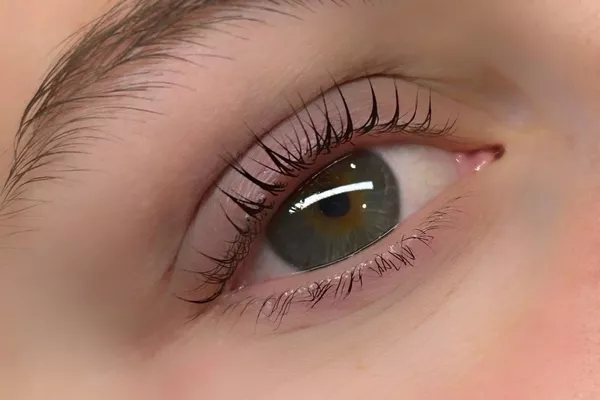 Réhaussement de Cil + Teinture + Soin Botox