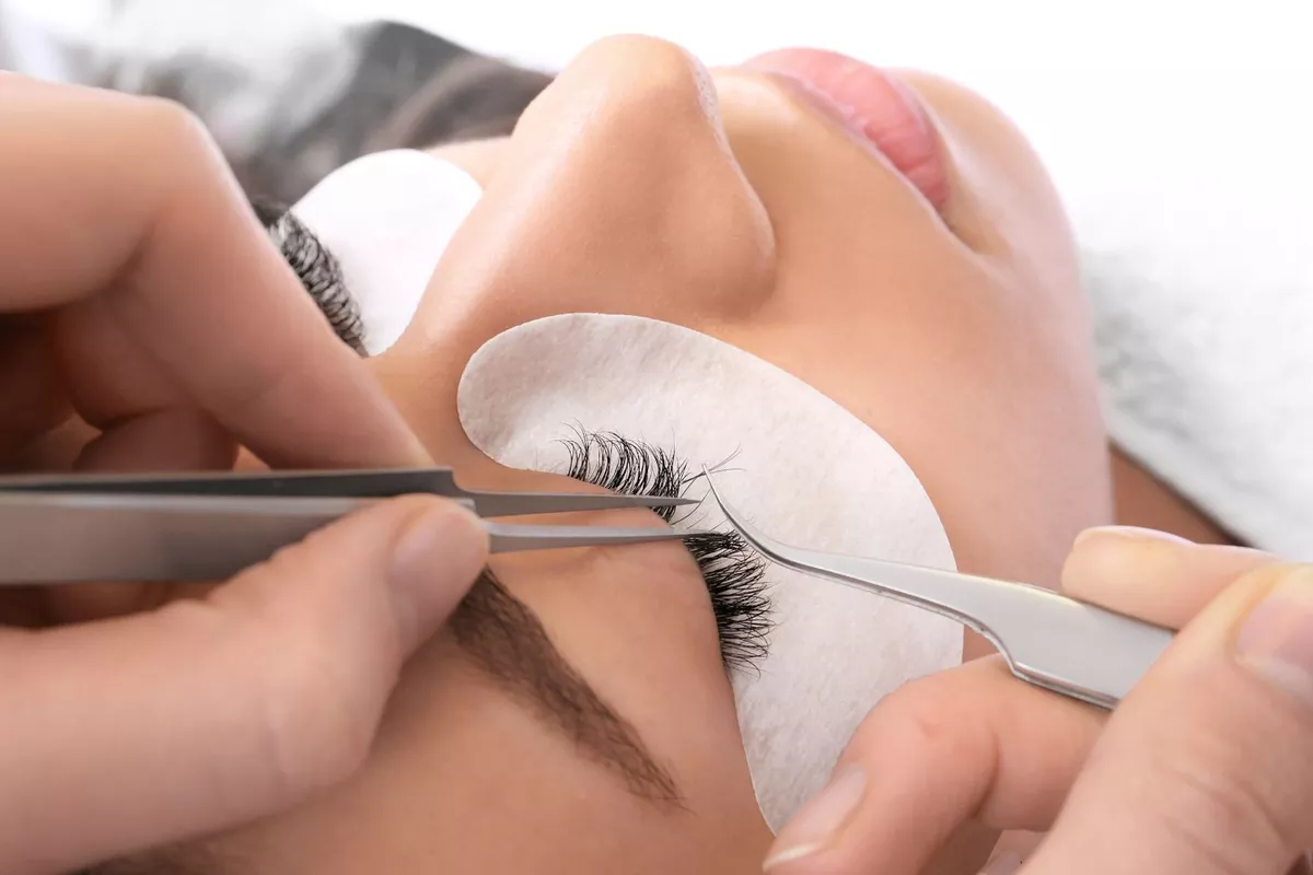 Remplissage des extensions de cils (3 semaines)