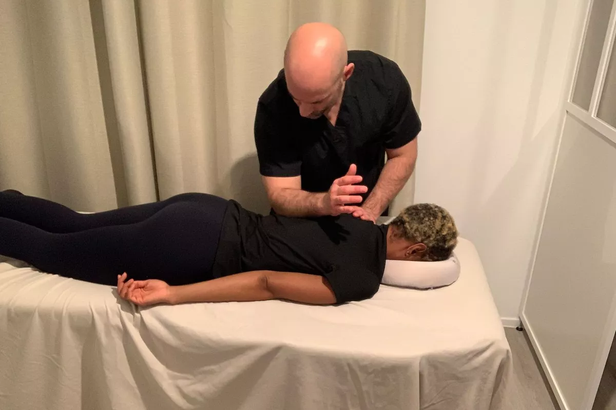 Massage habillé allongé – Entreprises & événements - 2h