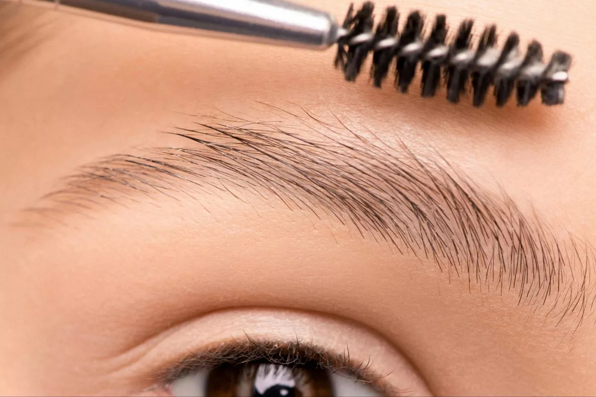 Épilation Sourcils + Lèvre + Coloration