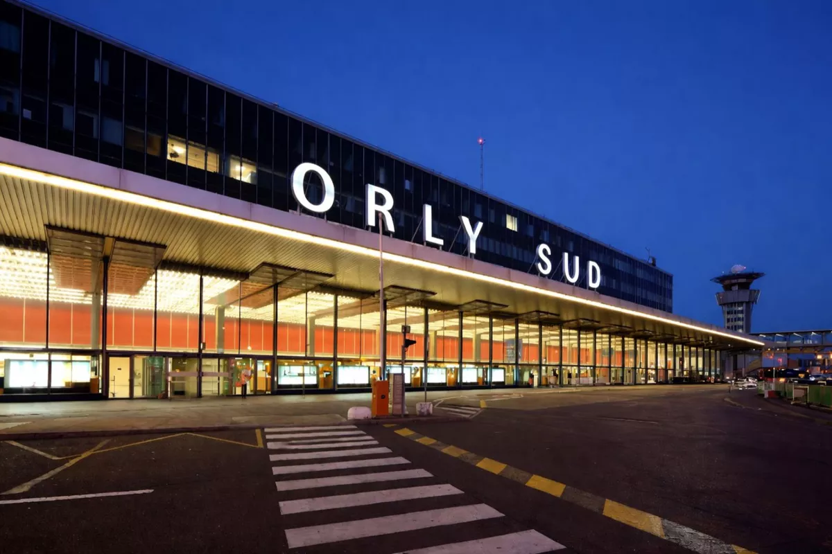 Transfert avec Chauffeur privé Aéroport Paris CDG, ORLY