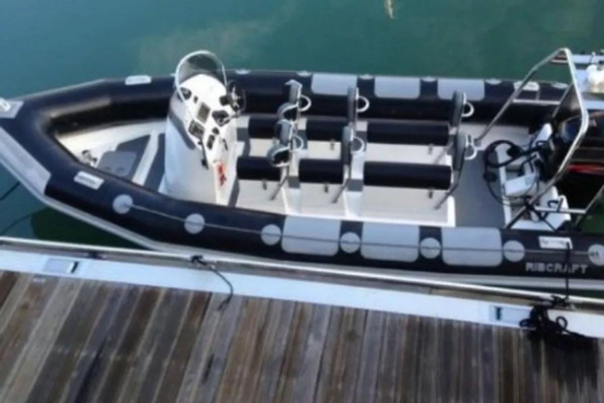 Privatisation de bateau "Le Tempest" (jusqu'à 14 personnes) - journée complète