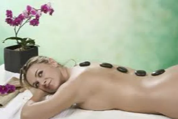 Soin du corps aux pierres chaudes