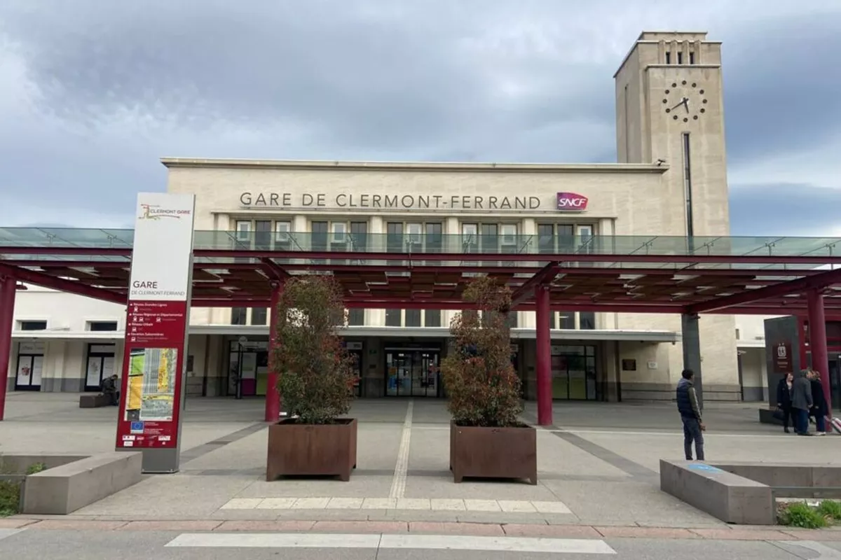 Taxi transfert Gares (Clermont-Ferrand, Riom, Issoire, ...)