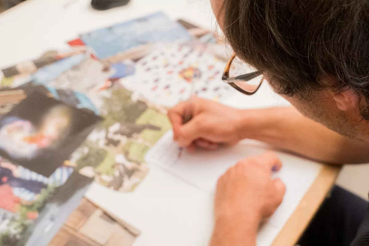 Atelier d’Écriture Thérapeutique pour Adolescents – Confiance & Expression
