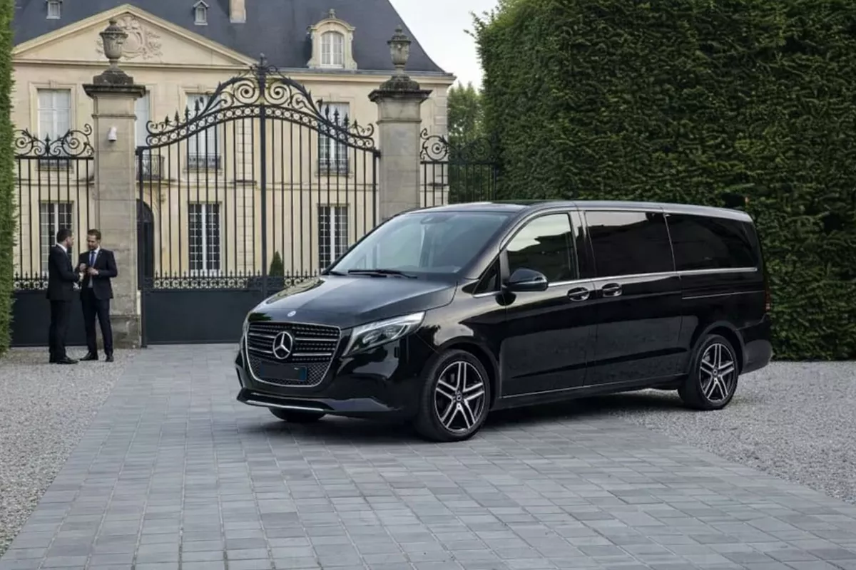 Chauffeur pour Célébrités & Personnalités – Service Premium & Discret