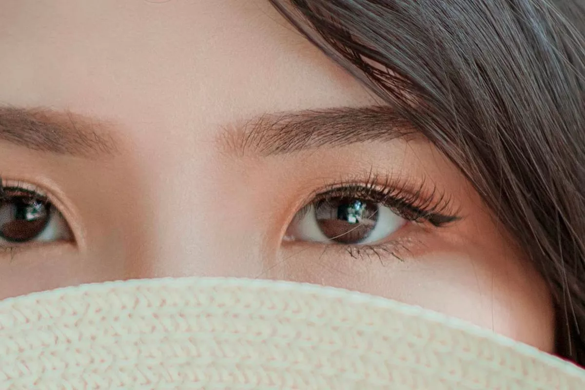 Épilation Sourcils + Coloration Sourcils