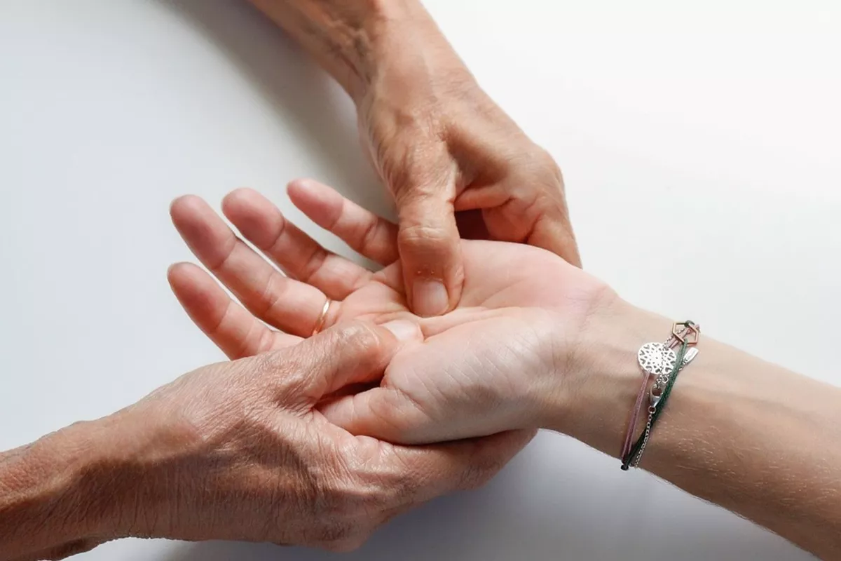 Micro massage cranio sacré