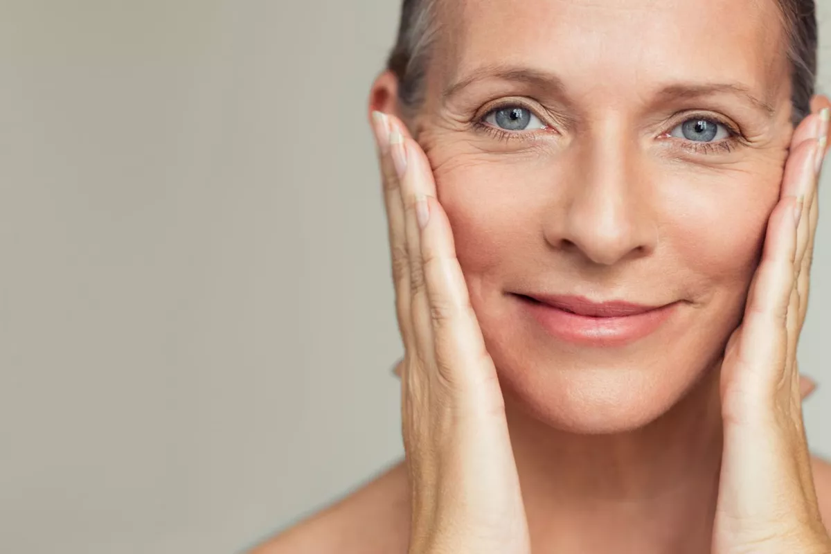 Soin anti-âge régénérant – Esthéticienne RosebyBeauty