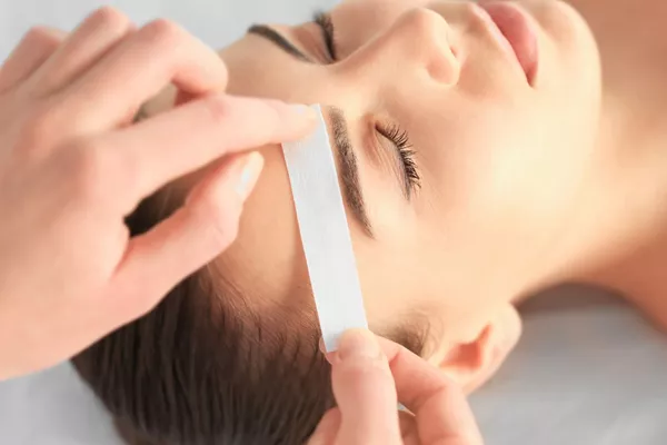 Entretien sourcils - Cire
