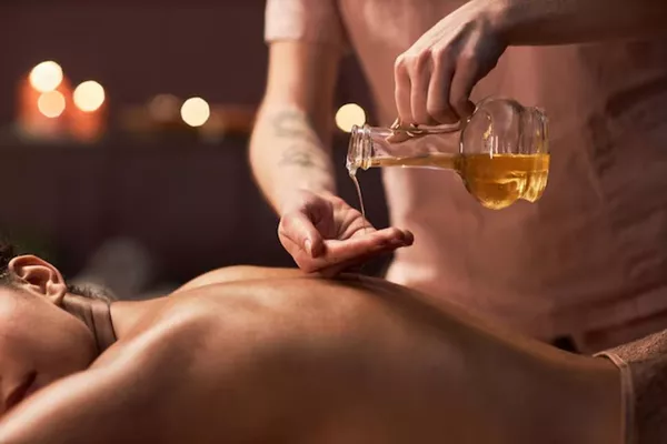 massage abhyanga