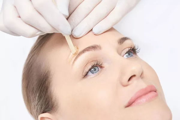 Epilation Sourcils à la cire