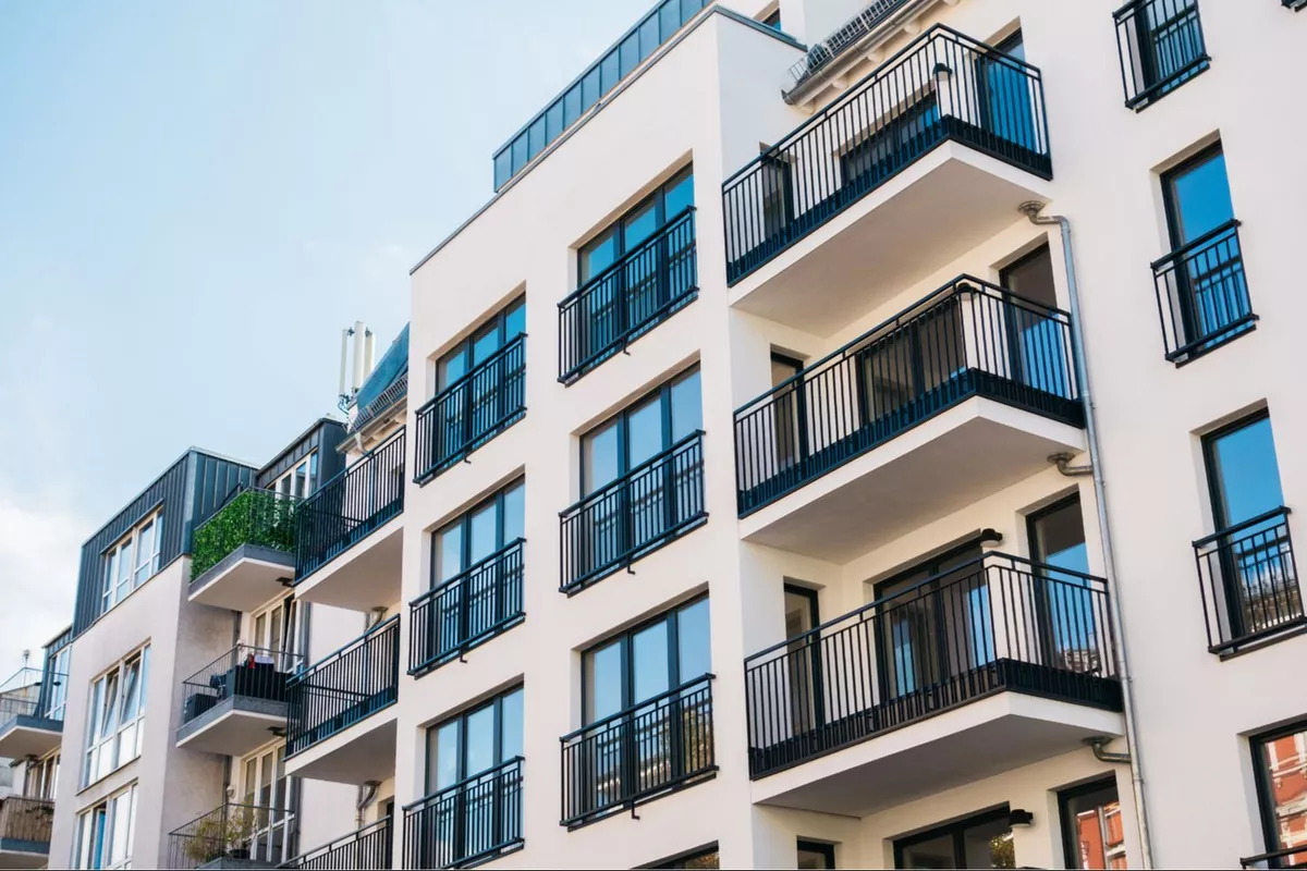 Lavage de vitres et vitreries des copropriétés