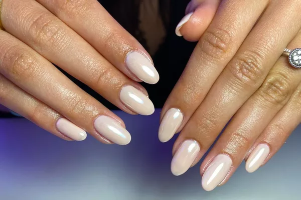 Dépose + Pose de Vernis Semi-Permanent avec Renforcement au Gel