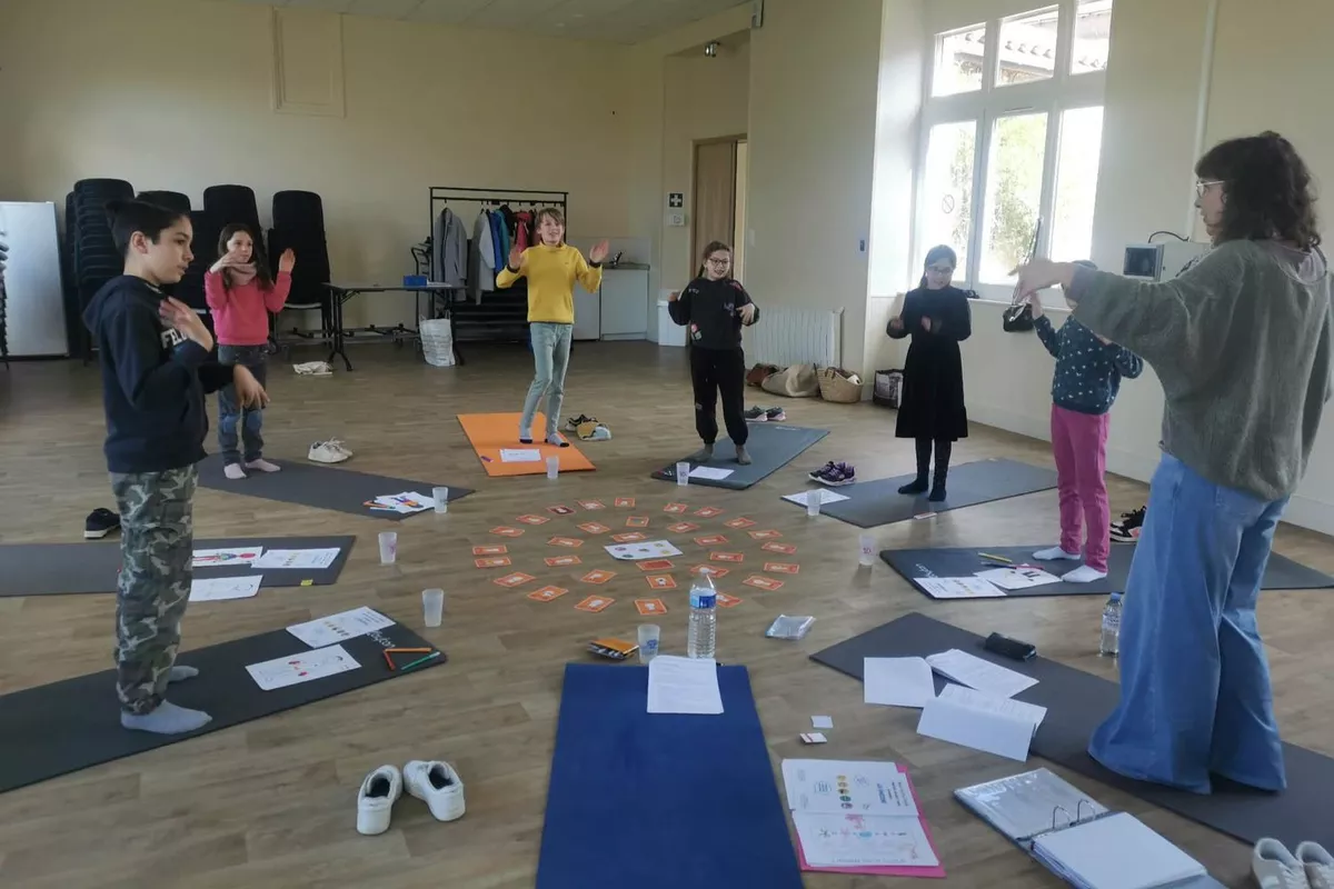 Ateliers de sophrologie pour enfants à thème : émotions, concentration et confiance