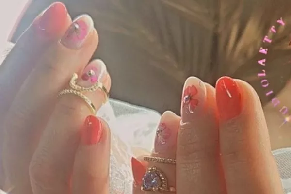 Pose semi-permanent  renforcer avec Nail Art option (strass, baby boomer, french ...effet croco)