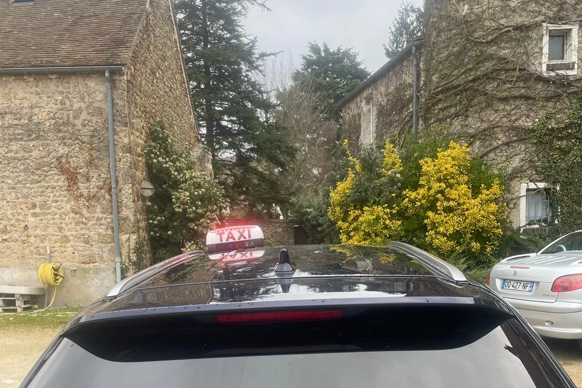 Taxi Thiverval-Grignon