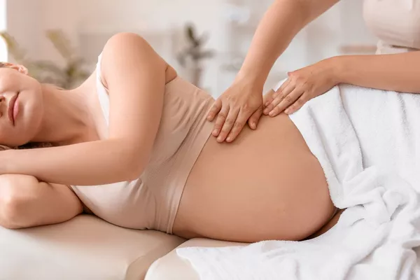 Massage FUTURE MAMAN  - Pré ou Postnatal - Au lait hydratant - 1H - 90€