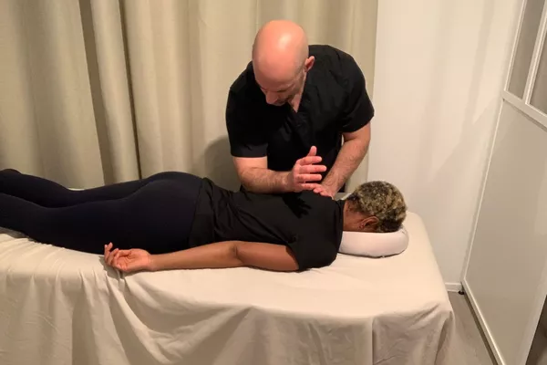 Massage habillé allongé – Entreprises & événements - 2h