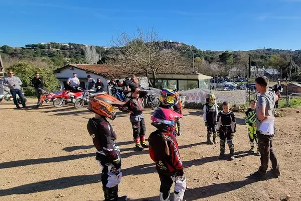 Inscription école de pilotage à  l'année - enfant & ados